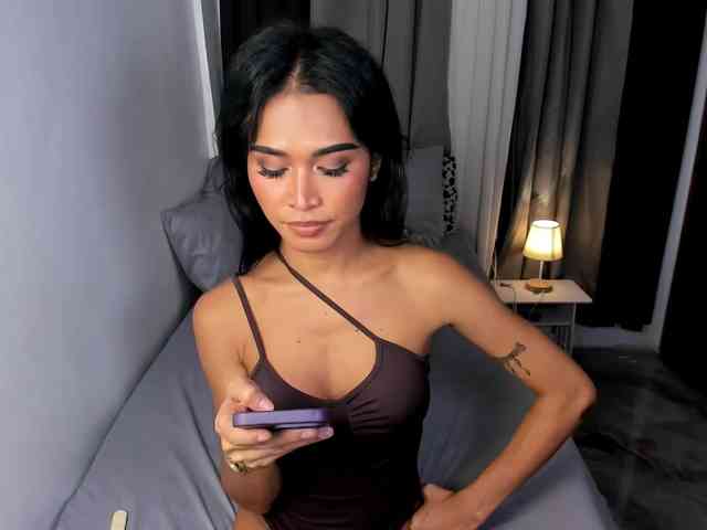 EmilyLunaa Live Webcam on BongaCams