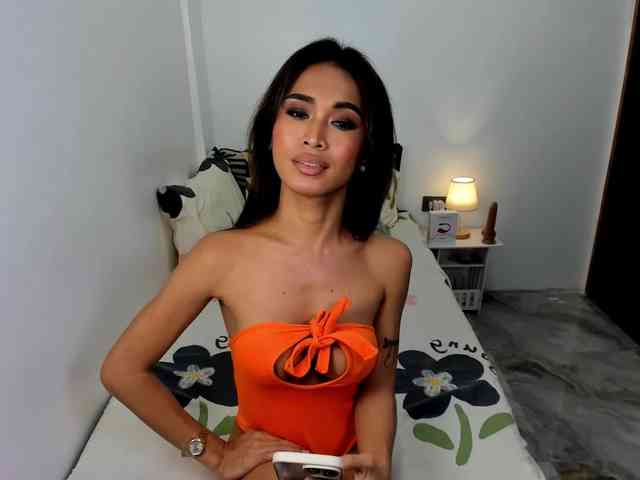 EmilyLunaa Sex Cam Show