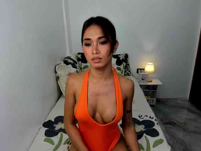 EmilyLunaa Sex Cam Show