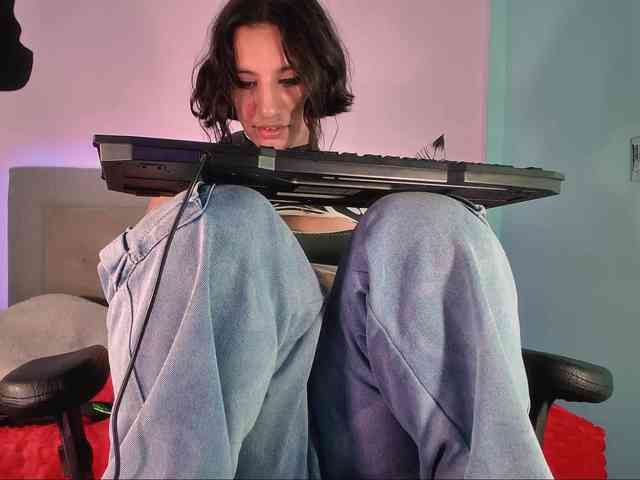 MEW-ALIX Live Webcam on BongaCams