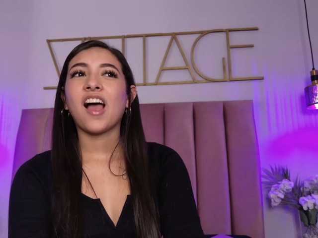 DeisyPerez live cam on BongaCams
