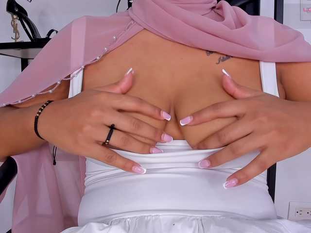 Amira-zahra live cam on BongaCams