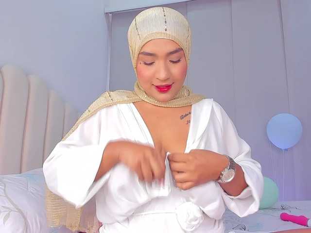 Amira-zahra's BongaCams show and profile