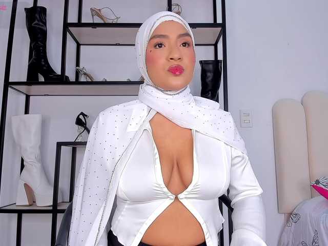 Amira-zahra live cam on BongaCams