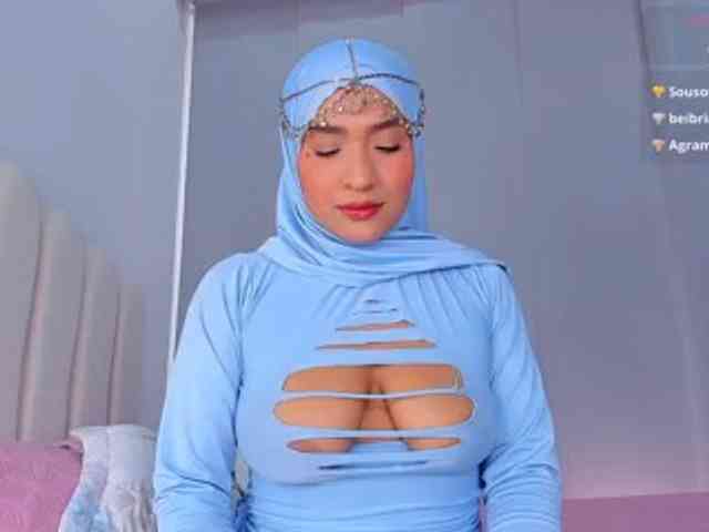 amira-zahra's live room