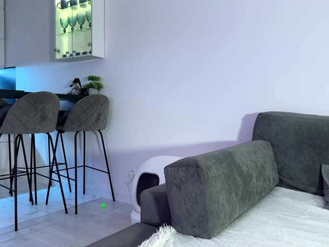 AuraXO live webcam show