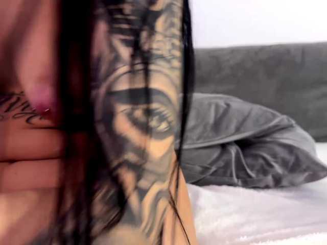 AuraXO live webcam show