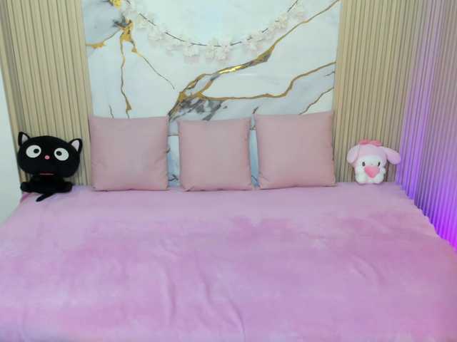 Siena-Tay's BongaCams show and profile