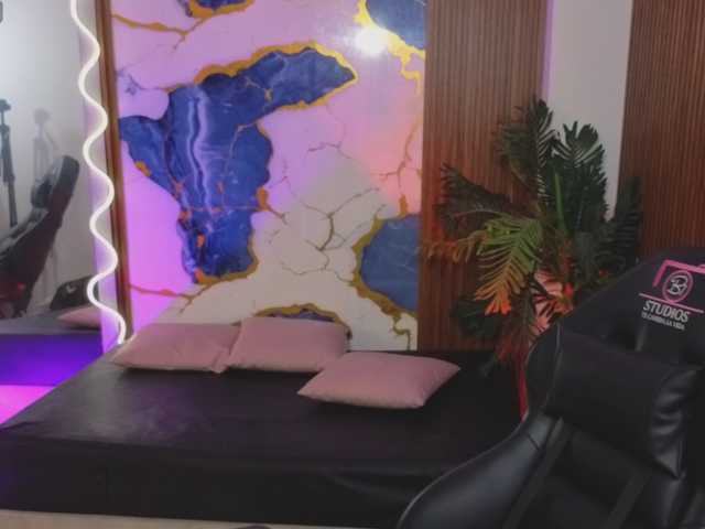 Athenaa-tay live cam on BongaCams