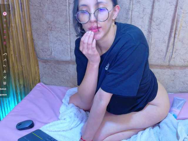 Athenaa-tay live cam on BongaCams