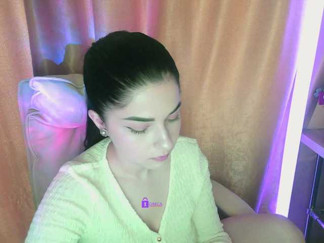 Vishnyaaaa live cam on BongaCams