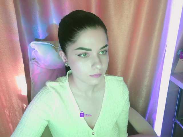 Vishnyaaaa live cam on BongaCams
