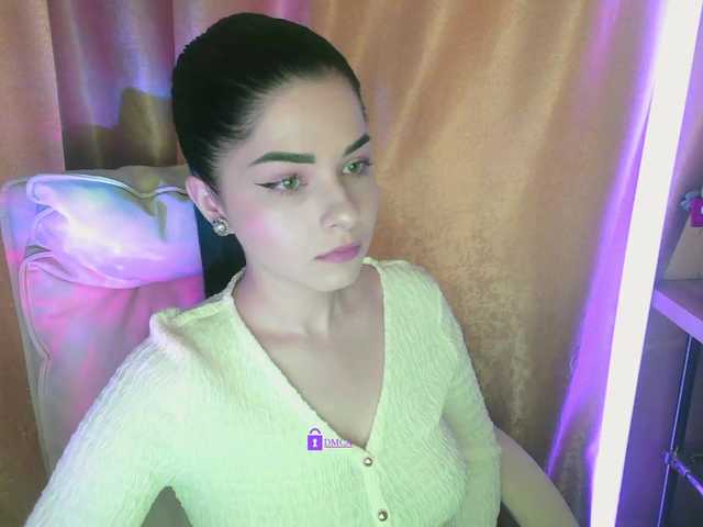 Vishnyaaaa live cam on BongaCams