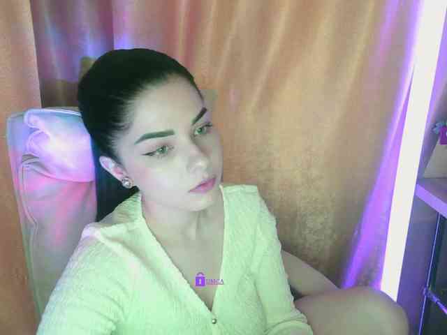 Vishnyaaaa webcam