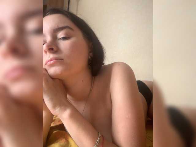 Monika-krasotaya live webcam show