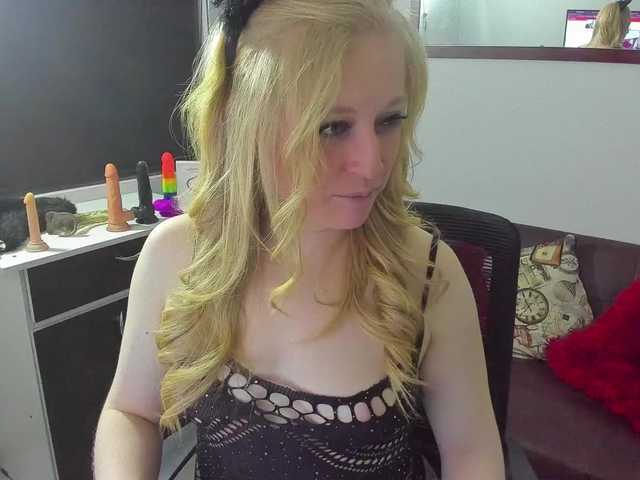 AliceC4t01 live cam on BongaCams
