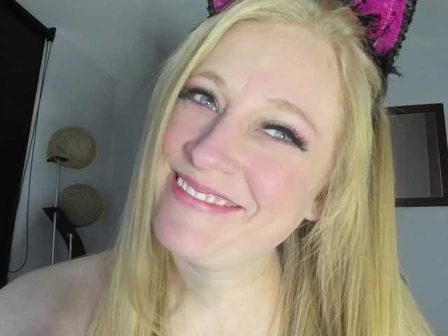 AliceC4t01 live webcam show