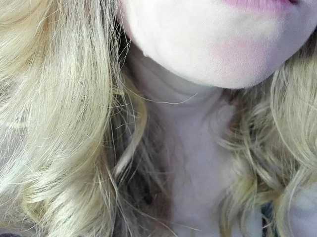 AliceC4t01 live cam on BongaCams