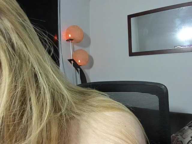AliceC4t01 live webcam show