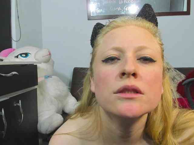 AliceC4t01 webcam