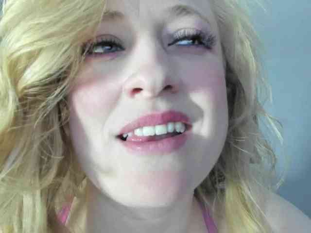AliceC4t01 webcam
