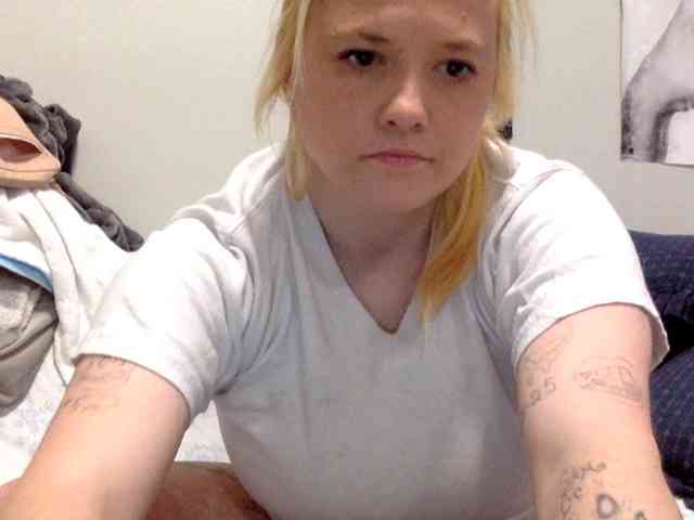 blondebytchxo webcam