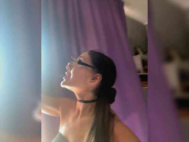 Kriska777 Sex Cam Show