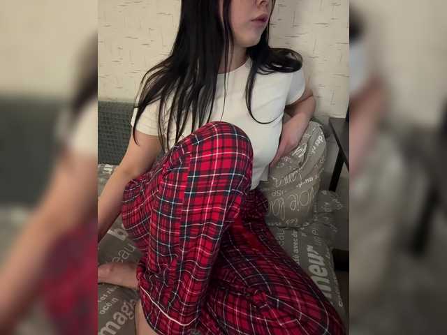 AdalineRedWeb's BongaCams show and profile
