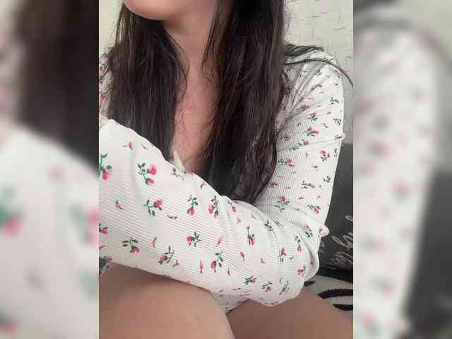 AdalineRedWeb webcam