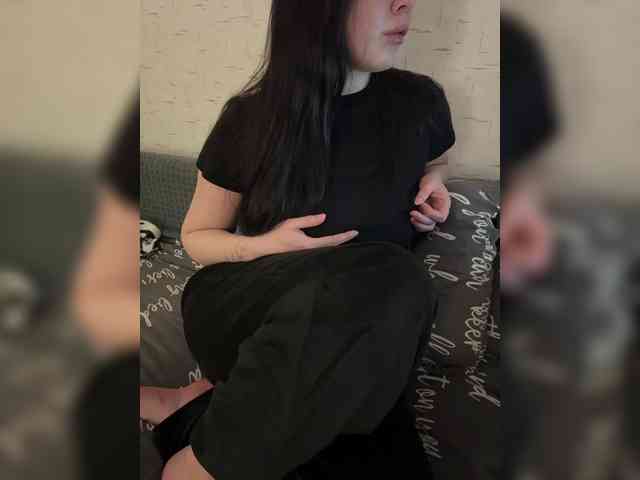 AdalineRedWeb webcam