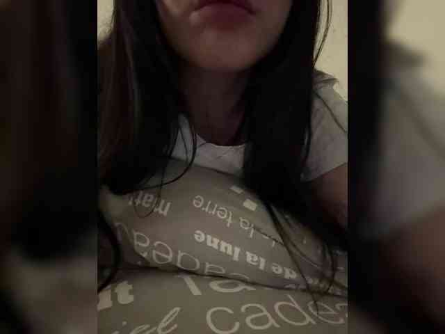 AdalineRedWeb webcam