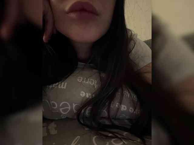 AdalineRedWeb webcam