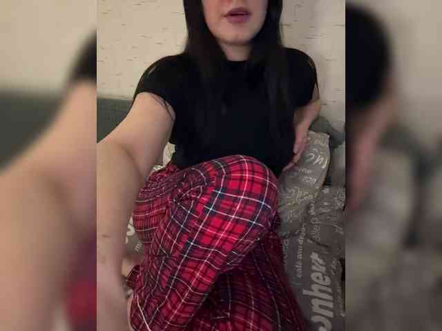 AdalineRedWeb webcam