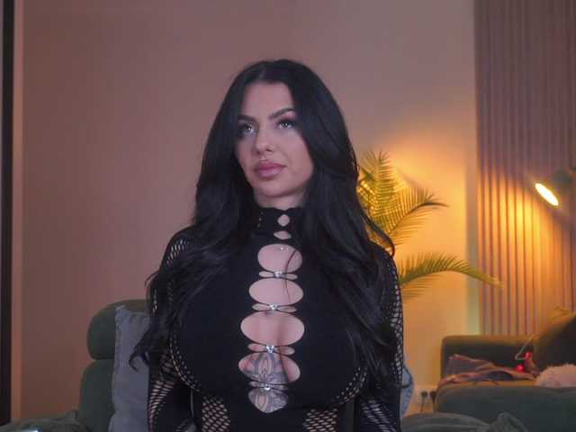 IvyTrix's BongaCams show and profile