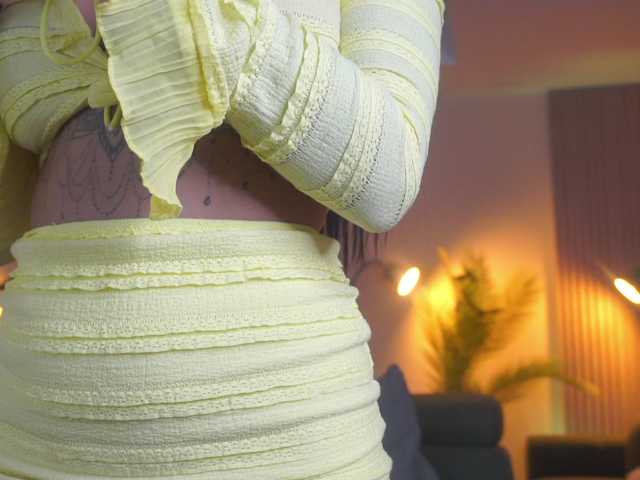 IvyTrix's BongaCams show and profile