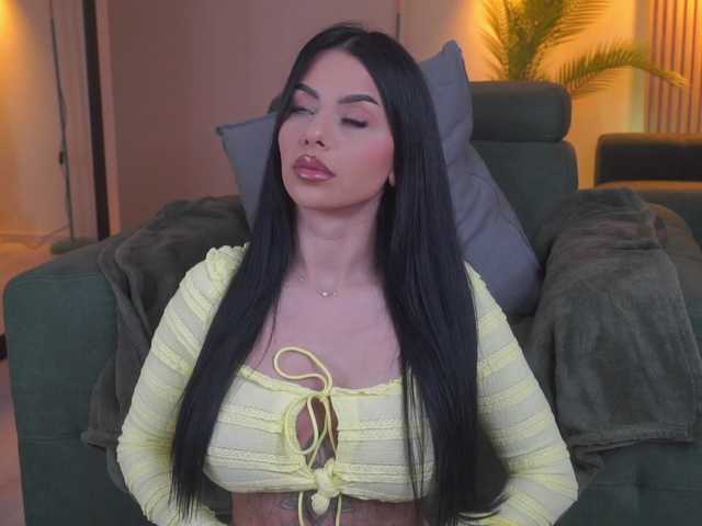 IvyTrix's BongaCams show and profile