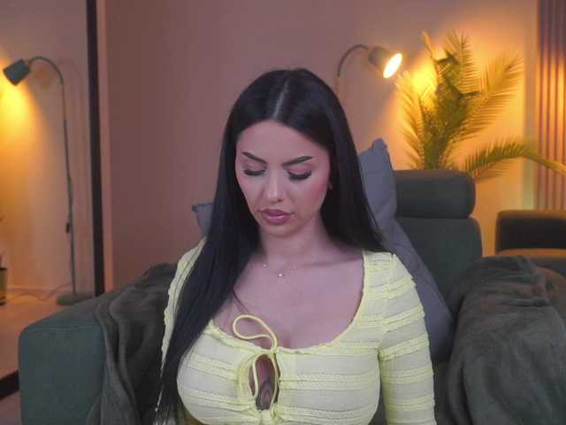 IvyTrix's BongaCams show and profile