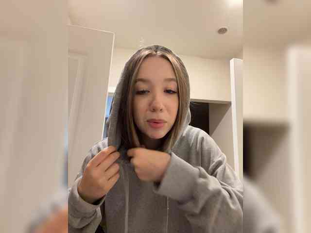 sashhhkino Sex Cam Show