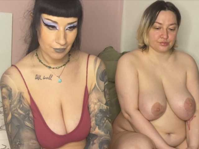 MarinaShalavina live cam on BongaCams
