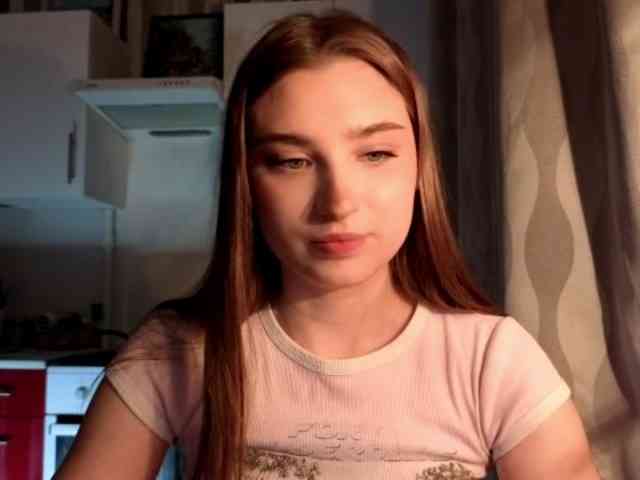 ChristiaPettet webcam