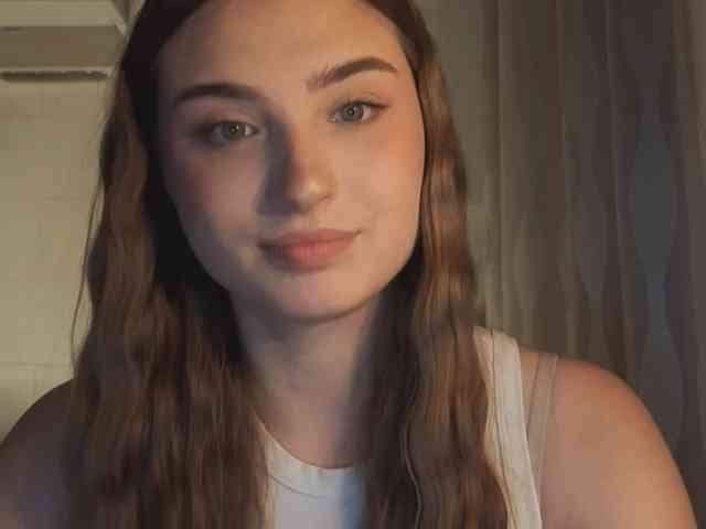 ChristiaPettet webcam