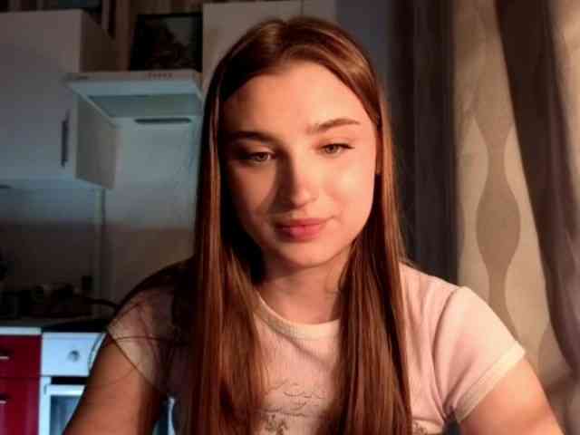 ChristiaPettet webcam