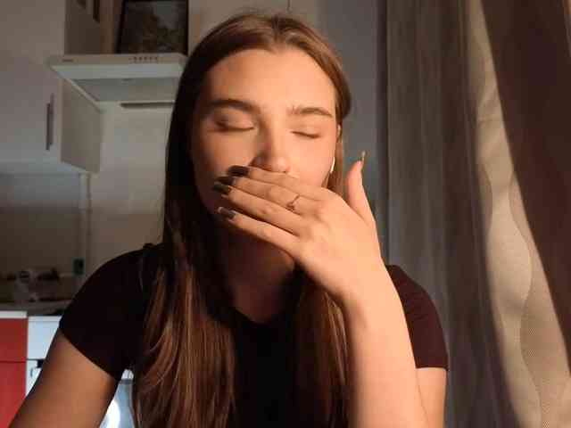 ChristiaPettet webcam