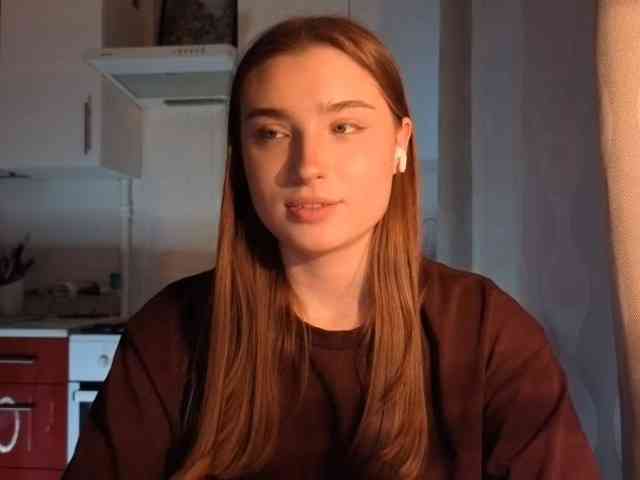 ChristiaPettet webcam