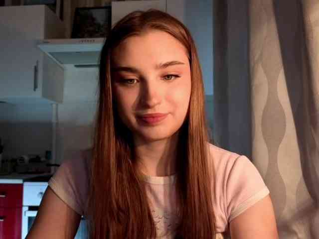 ChristiaPettet webcam