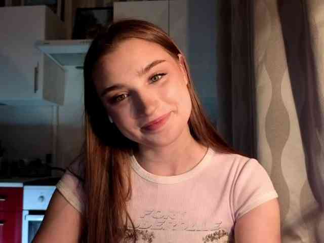 ChristiaPettet webcam