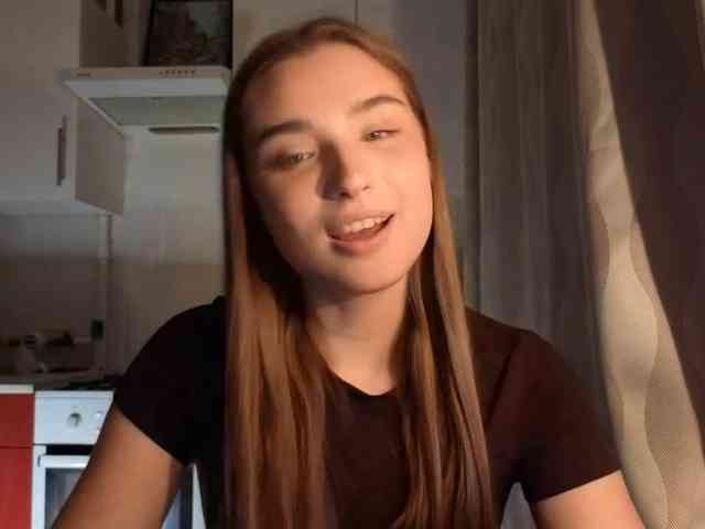 ChristiaPettet webcam