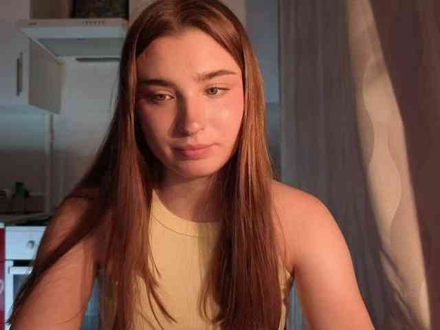 ChristiaPettet webcam