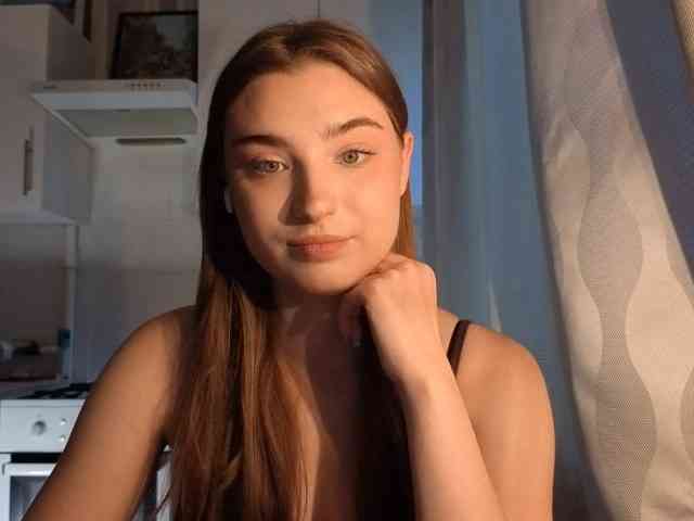 ChristiaPettet webcam
