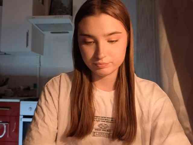 ChristiaPettet webcam